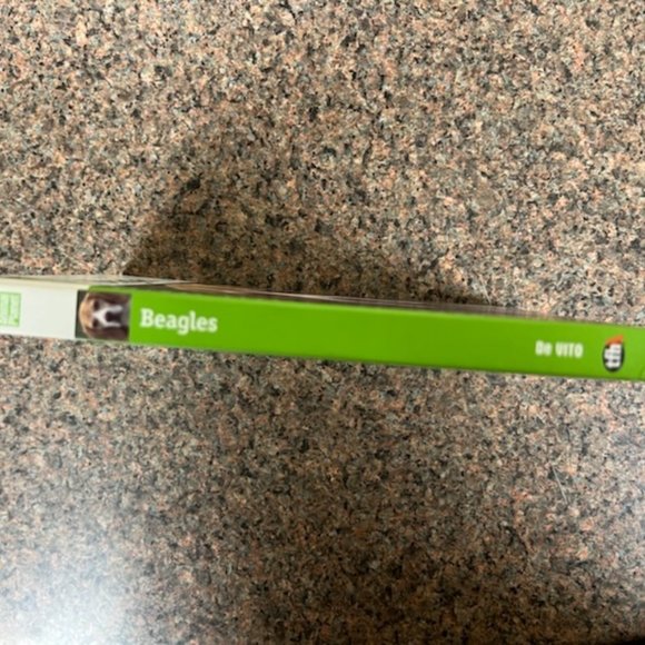 Book about Beagles - Picture 4 of 4